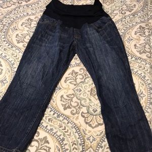 Full belly panel maternity capris